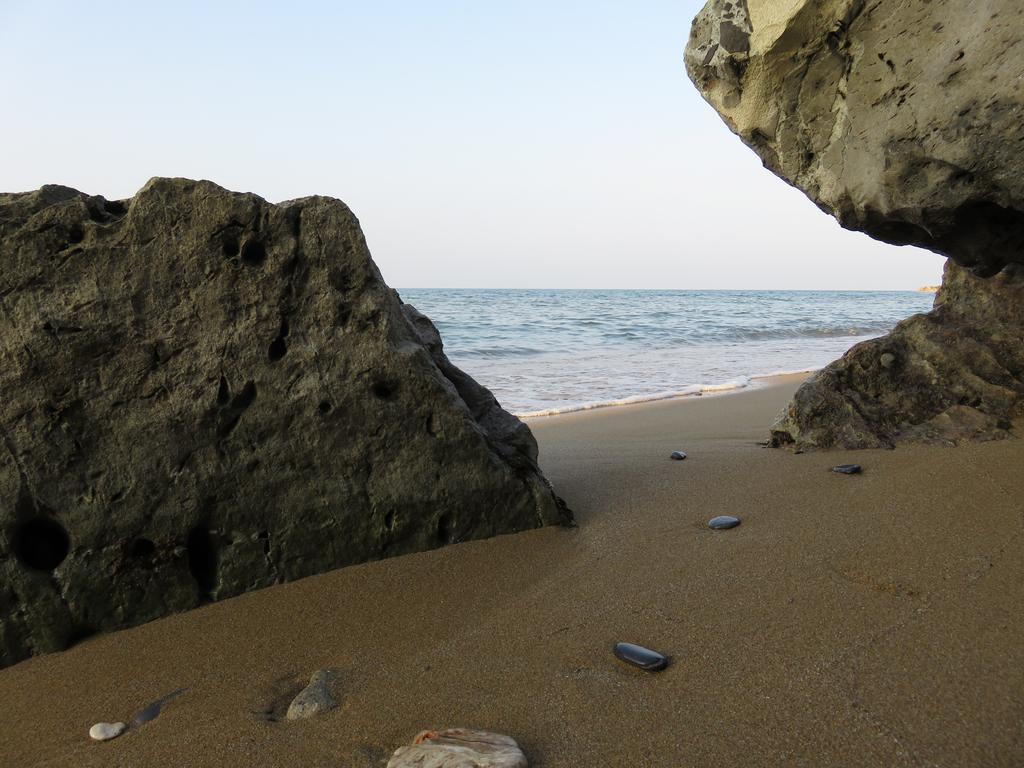 Frosso'S Sea Apartments Kokkini Hani Bagian luar foto